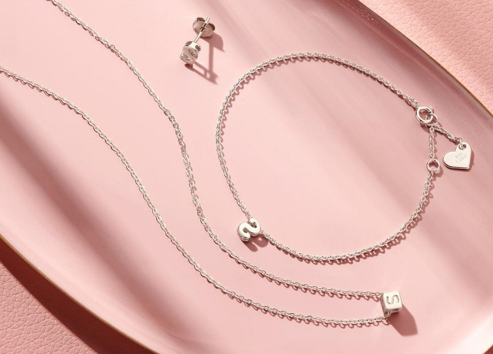 Minimalist & Everyday Luxury